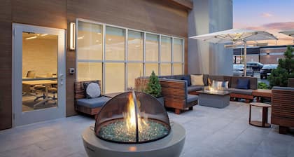 Element New York Wood Ridge