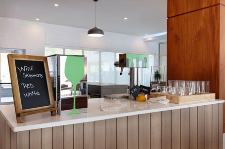 Element New York Wood Ridge - Image 27