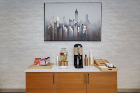 Element New York Wood Ridge - Image 56