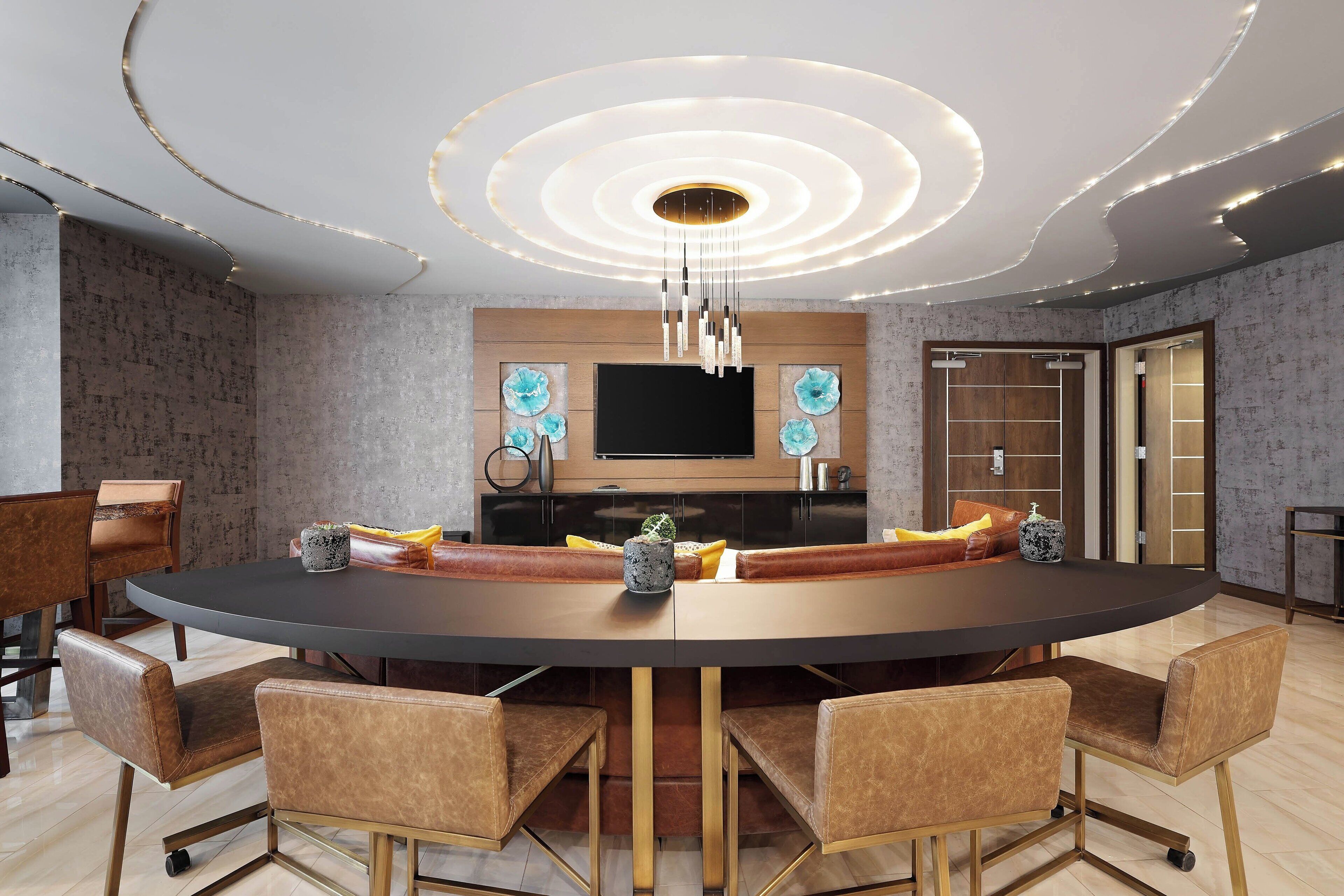 高档床上用品、羽绒被、加厚床垫、客房内保险箱