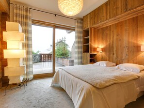 4 bedrooms, free WiFi, bed sheets