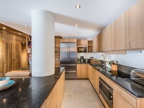 Fridge, microwave, dishwasher