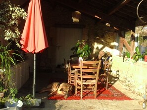 Comfort Double Room, Non Smoking, Garden View (Voyageurs immobiles) | Terrace/patio - Château de Roquebère Chambres d'hôtes (Condom)