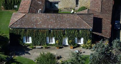 ChĂąteau de RoquebĂšre Chambres d'hĂŽtes