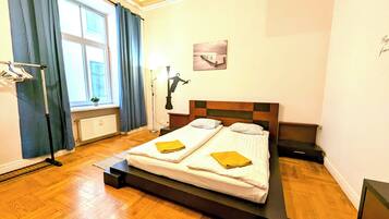 2 bedrooms, iron/ironing board, free WiFi, bed sheets