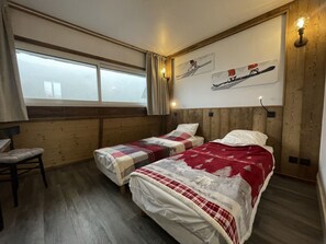 1 bedroom - Duplex for 4, south balcony, Les Menuires, parking (Les Menuires)