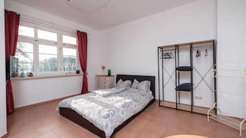 1 habitación, wifi y ropa de cama