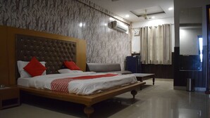 Premium Studio Suite | WiFi (free) - The Heaven Suite (Vikasnagar)