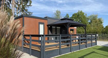 High-quality mobile home on the lake (WA 106)