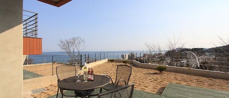 Zimmer (Bed Type or Korean Ondol Type) | Terrasse/Patio