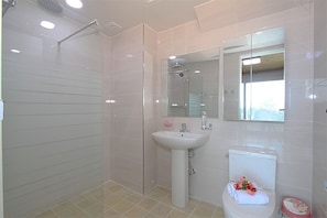 Room (Bed Type or Korean Ondol Type) | Bathroom