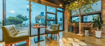 Blue Road Town Pension-Crystal