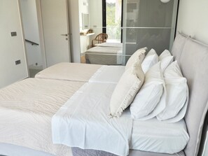 3 chambres, fer et planche à repasser, Wi-Fi gratuit, draps fournis