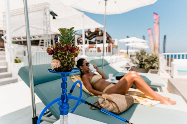 Sun deck