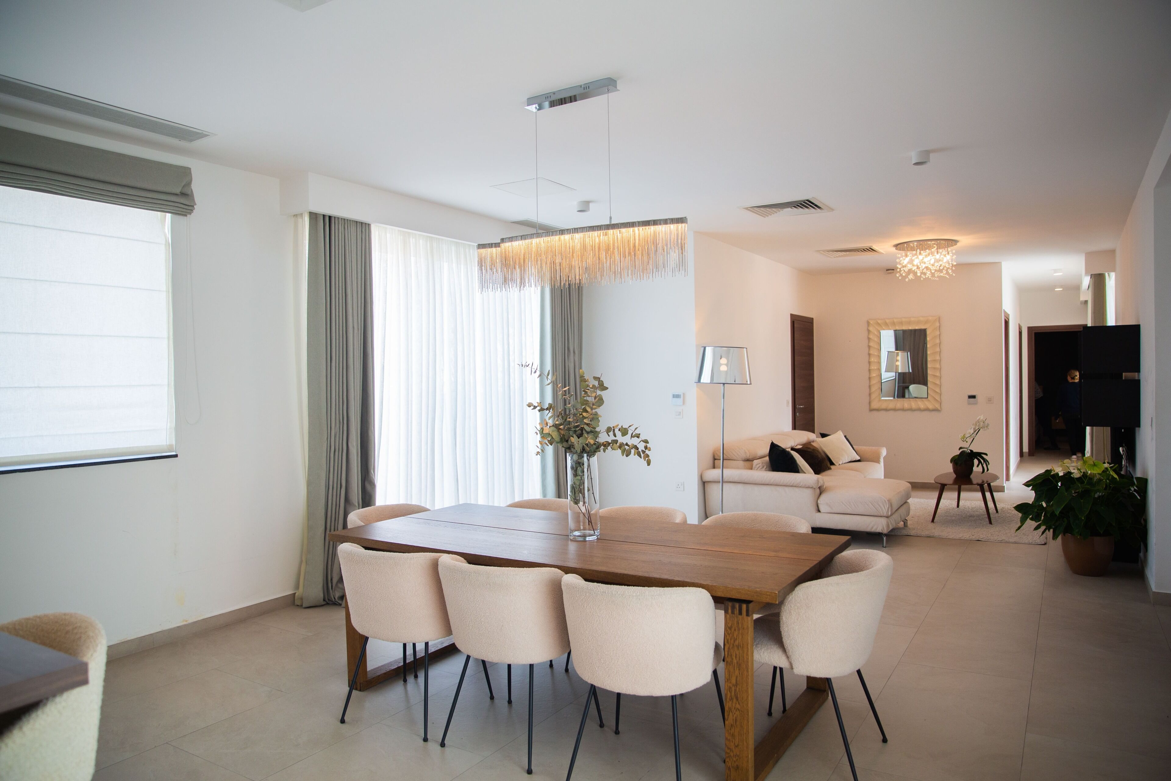 Appartement Luxe, 2 chambres, terrasse | Coin séjour | Télévision à écran plat de 40 pouces avec chaînes par satellite