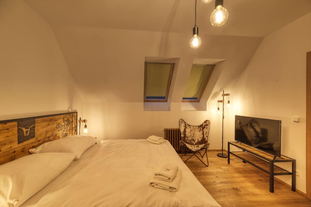 Chambre Familiale | Articles gratuits dans le mini-bar, bureau, Wi-Fi gratuit, draps fournis