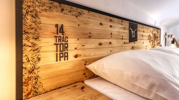 Habitación superior | Artículos del minibar gratis, escritorio, wifi gratis y ropa de cama