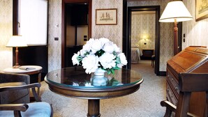 Standard Suite, 1 Bedroom, Non Smoking, Private Bathroom | Living area - Residenza Grunwald (Venice)