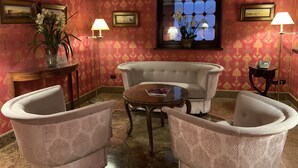 Lobby sitting area - Residenza Grunwald (Venice)