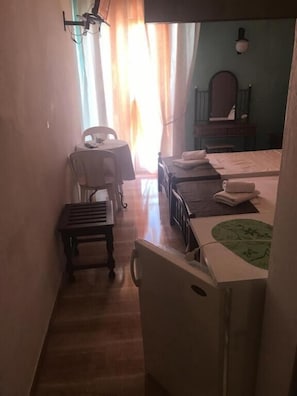 Double Room | Soundproofing, free WiFi, bed sheets - Angela - Zoi Rooms (Skiathos)