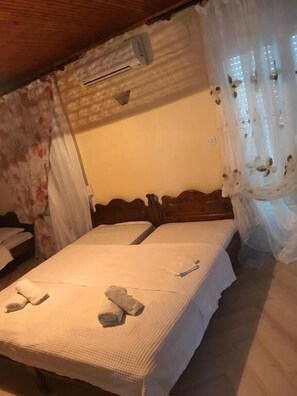 Camera quadrupla | Insonorizzazione, Wi-Fi gratuito, lenzuola