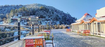 Escursioni con racchette da neve