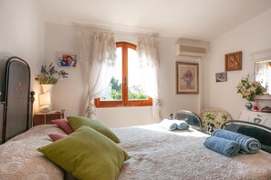 3 Schlafzimmer, Bügeleisen/Bügelbrett, Reisekinderbett, Bettwäsche