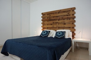 Apartment, 2 Bedrooms | 2 bedrooms, bed sheets - Residence Byblos (Dakar)