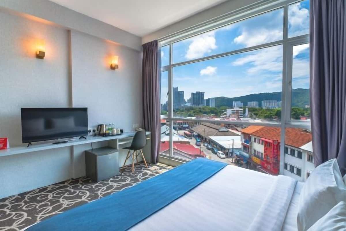 1 bedroom, minibar, in-room safe, desk