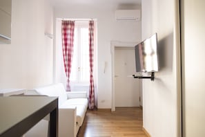 Apartment, 1 Bedroom | Living area