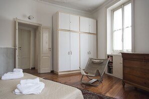 Apartment, 2 Schlafzimmer | 2 Schlafzimmer, kostenloses WLAN, Bettwäsche