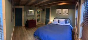 2 bedrooms, iron/ironing board, WiFi, bed sheets - Whimsical Home on Quiet High Street, in Historic Downtown.    (Jim Thorpe)