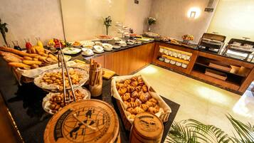Daily local cuisine breakfast for a fee