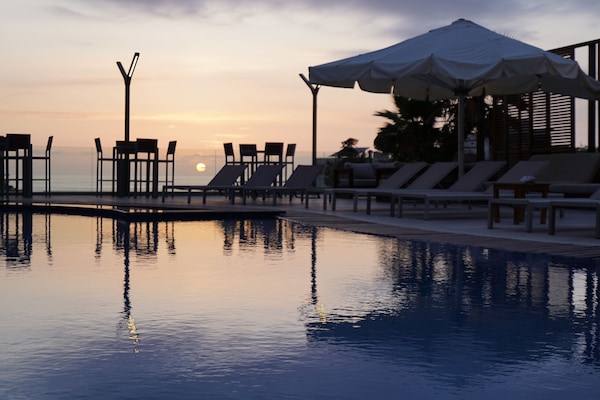 Superior-alpehytte | Pengeskab på værelset, skrivebord, arbejdsområde til bærbare computere