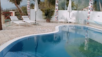 Piscine extérieure, piscine chauffée