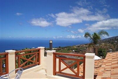Villa with spectacular sea views, heated saltwater pool, dreamlike garden