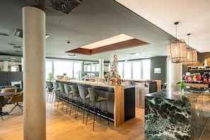 Bar (on property) - ARCOTEL HafenCity Dresden (Dresden)