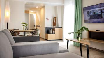 Suite | Zimmersafe, Schreibtisch, laptopgeeigneter Arbeitsplatz