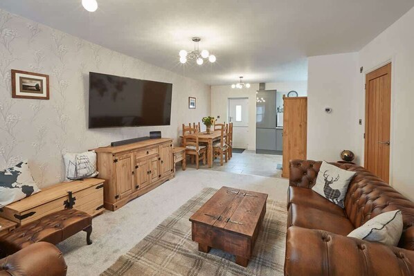 智能电视、办公室