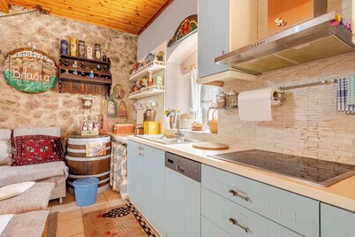 Kalavrita Winter Retreat - Homely Spacious Chalet