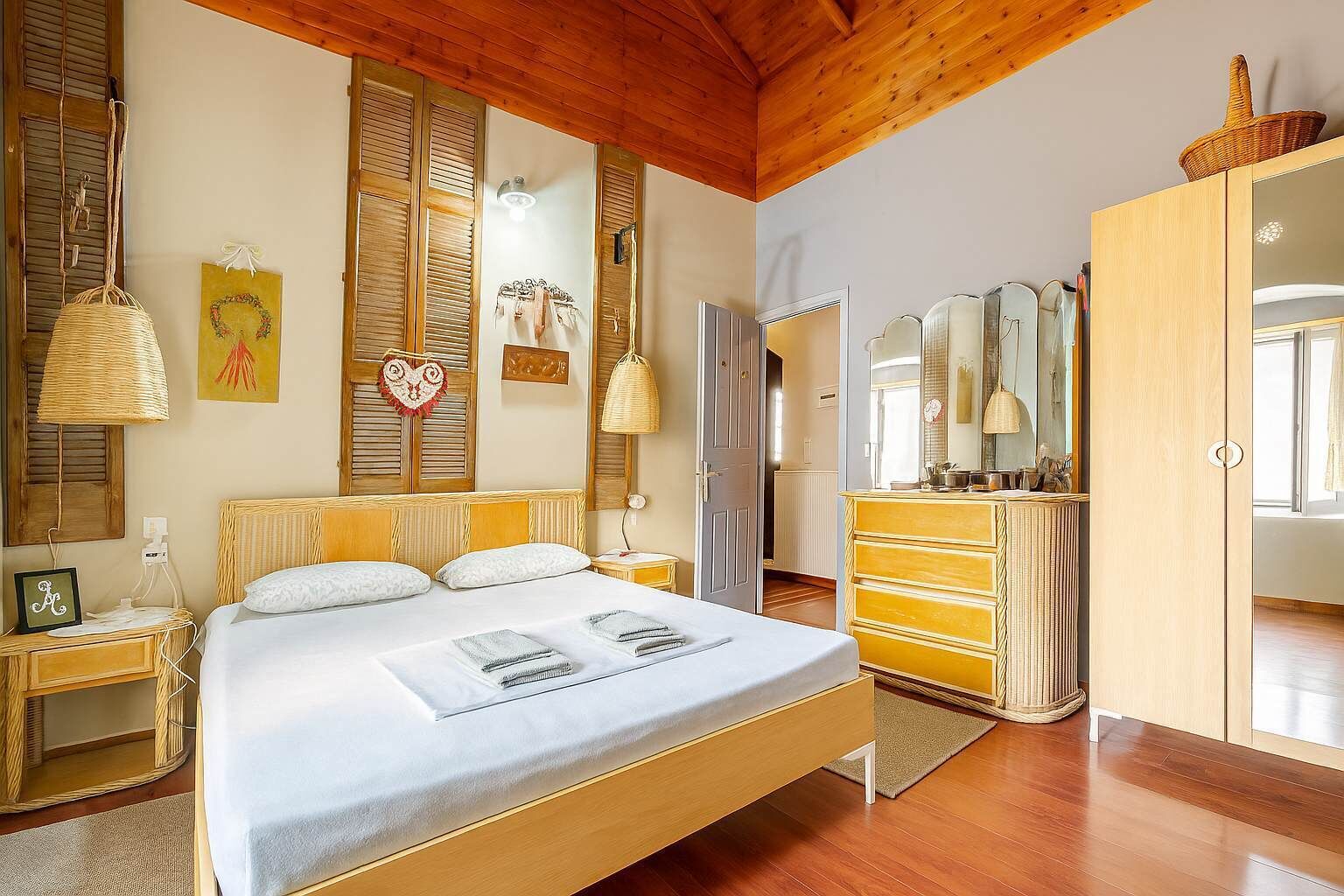 5 bedrooms, iron/ironing board, travel crib, WiFi