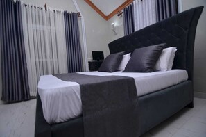 4 habitaciones, tabla de planchar con plancha y wifi gratis 