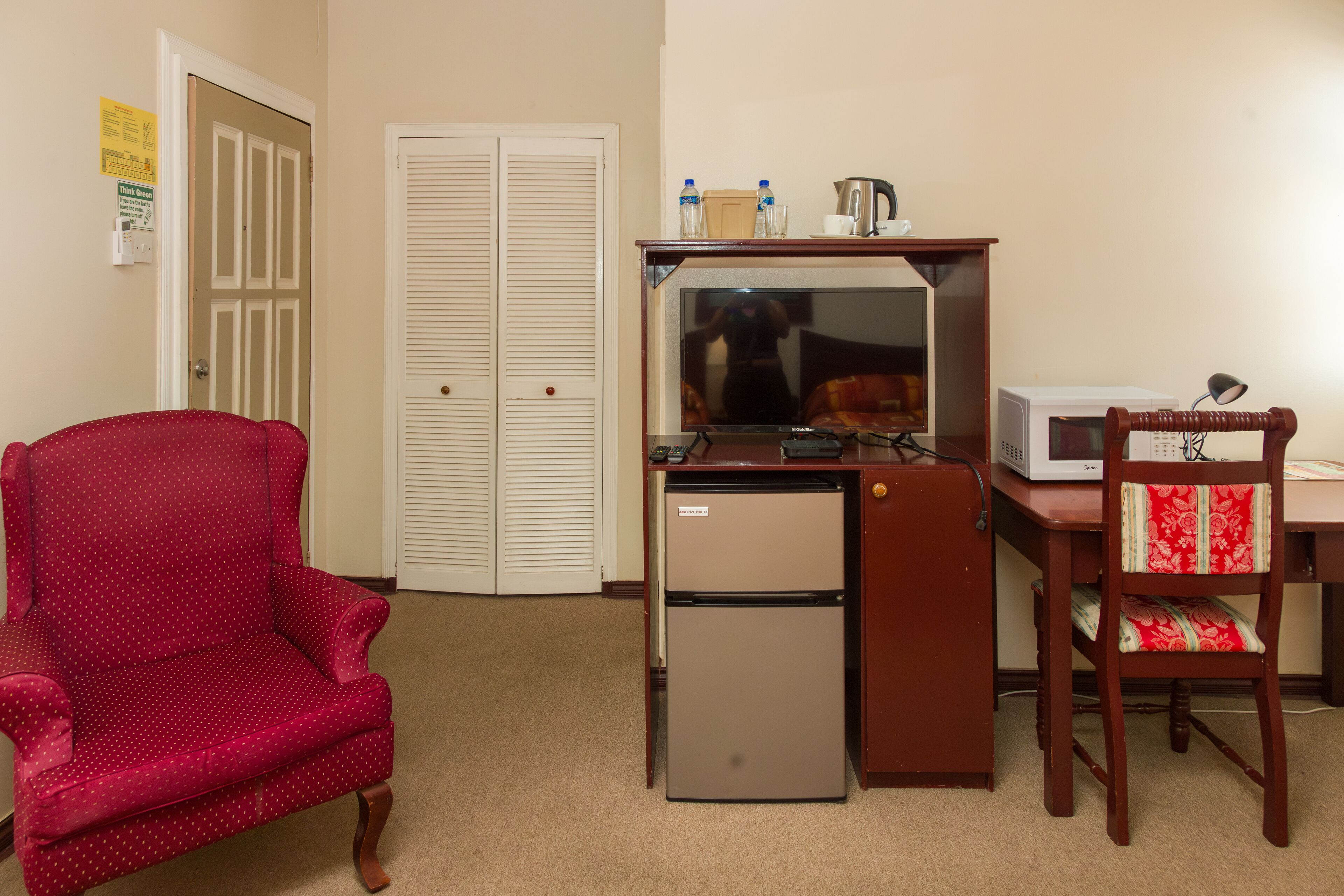 Photo - Regency Suites Hotel