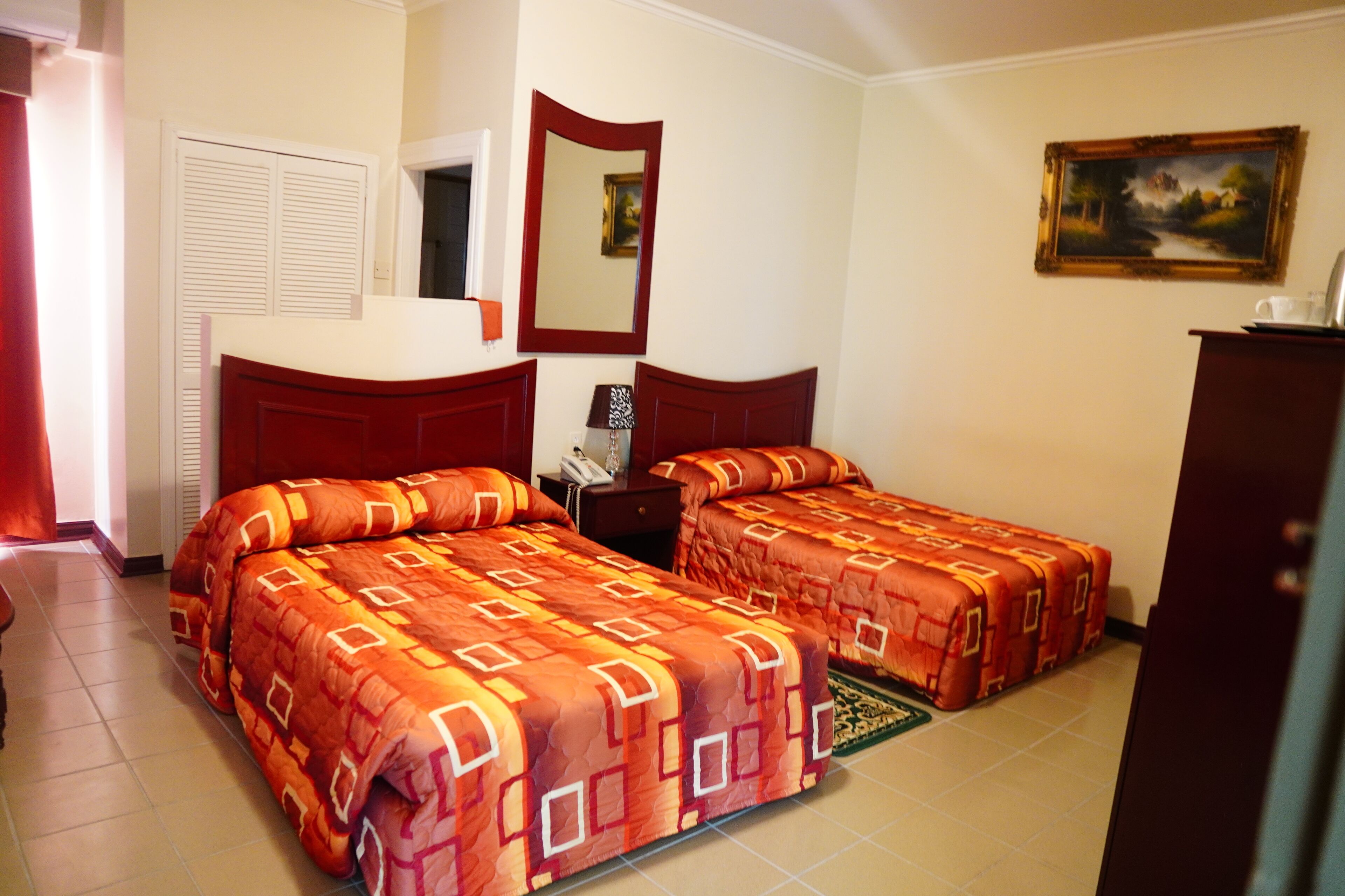 Photo - Regency Suites Hotel