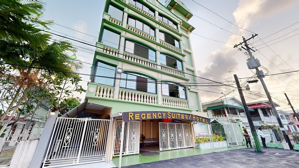 Regency Suites Hotel photo 2