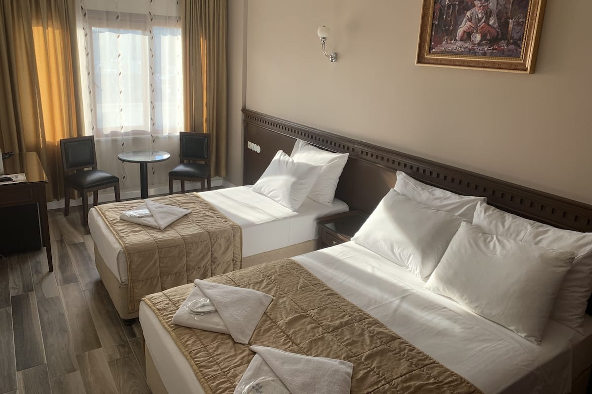 Free WiFi, bed sheets
