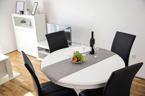 تناول الطعام