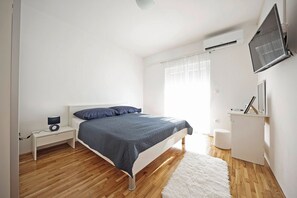 2 bedrooms, WiFi, bed sheets