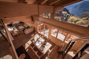 In-room dining - Chalet Aquila 8 Penthouse (Lauterbrunnen)