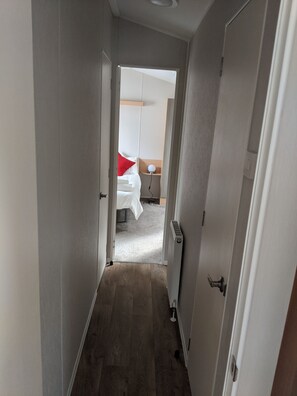 Chalet | 2 bedrooms, internet, bed sheets - Caravan Nearby Hastings, Coghurst Hall Park (Hastings)